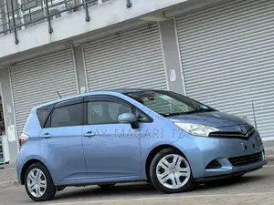 Toyota Ractis 2010 Blue