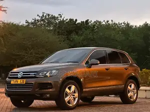 Volkswagen Touareg 2014 Brown