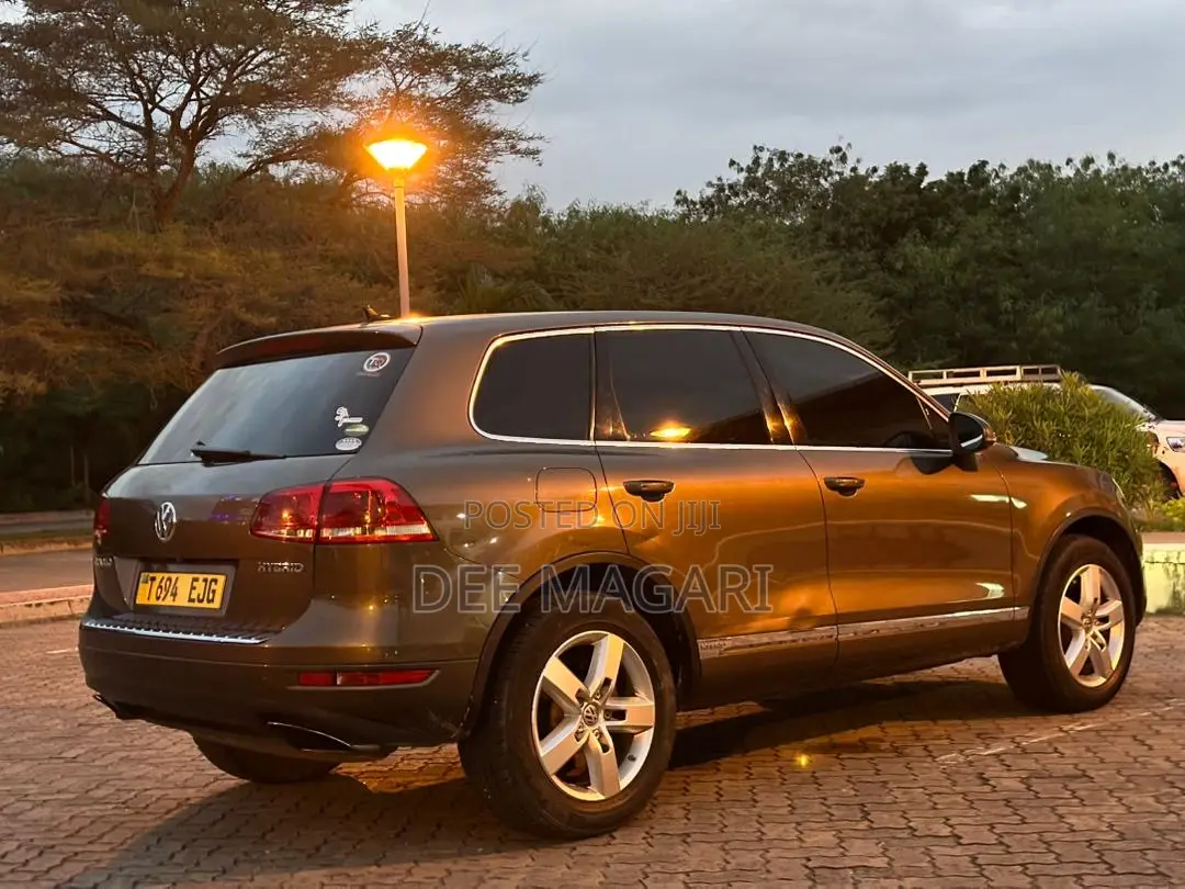 Volkswagen Touareg 2014 Brown
