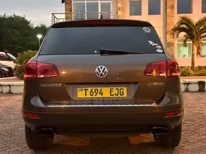 Volkswagen Touareg 2014 Brown