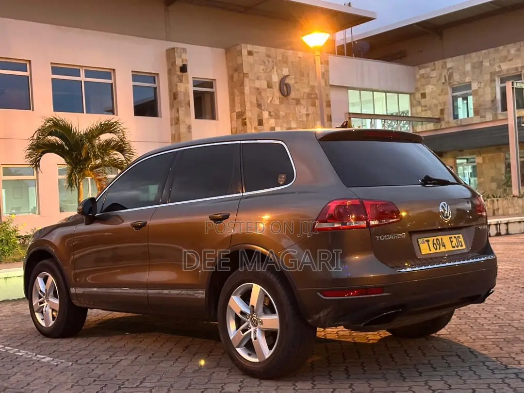 Volkswagen Touareg 2014 Brown