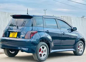 Toyota IST 2004 Blue