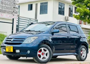Toyota IST 2004 Blue
