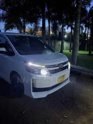 Toyota Voxy 2015 White
