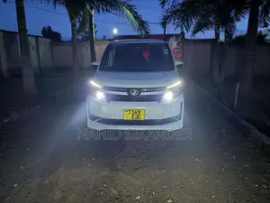 Toyota Voxy 2015 White