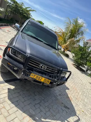 Toyota Land Cruiser 2004 Black
