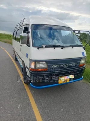 Toyota HiAce 2005 White