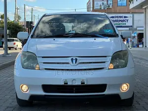 Toyota IST 2003 White