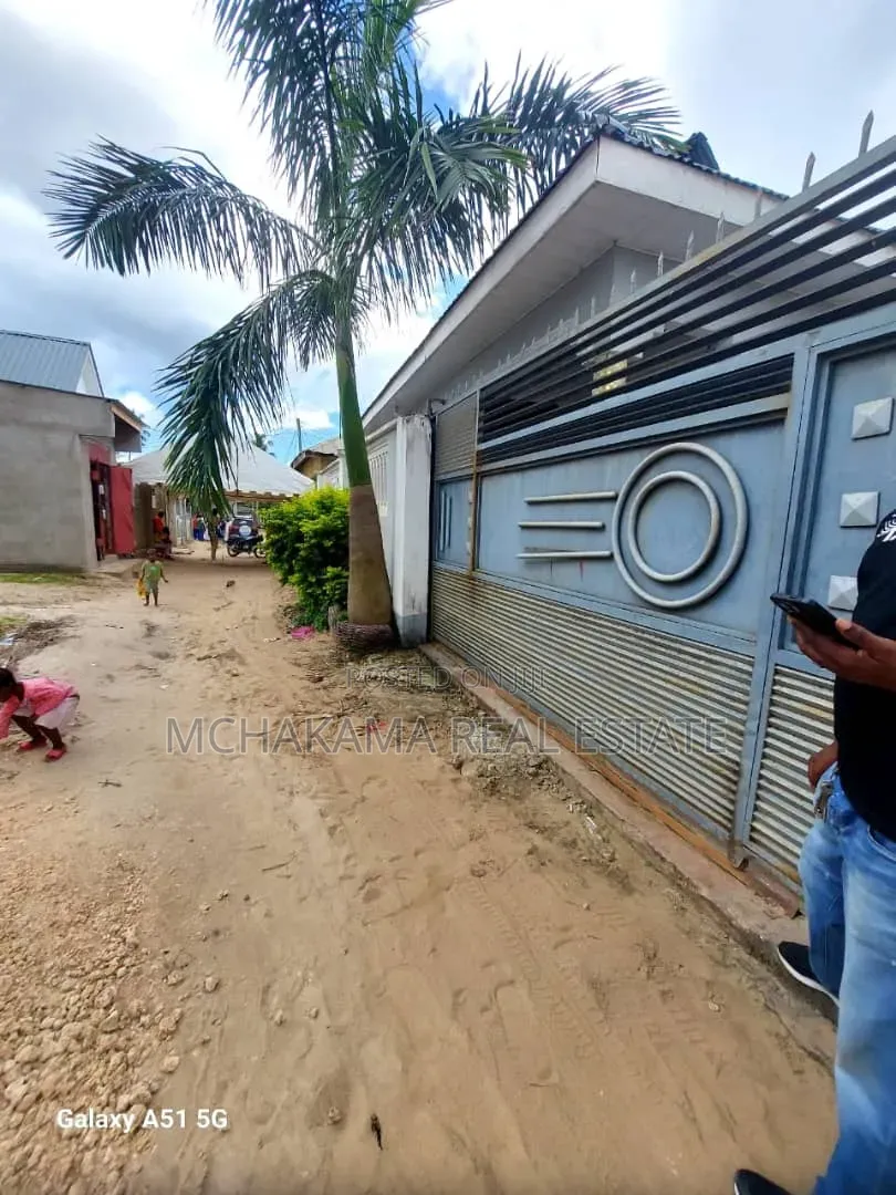 3bdrm House in Mchakama Real Estate, Mbagala for sale