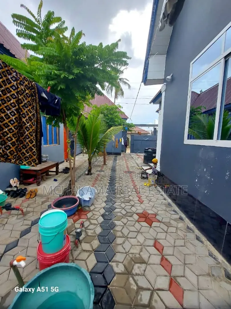 3bdrm House in Mchakama Real Estate, Mbagala for sale