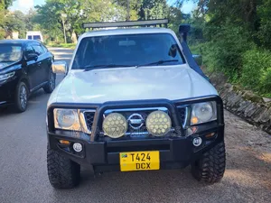 Nissan Patrol 2008 White