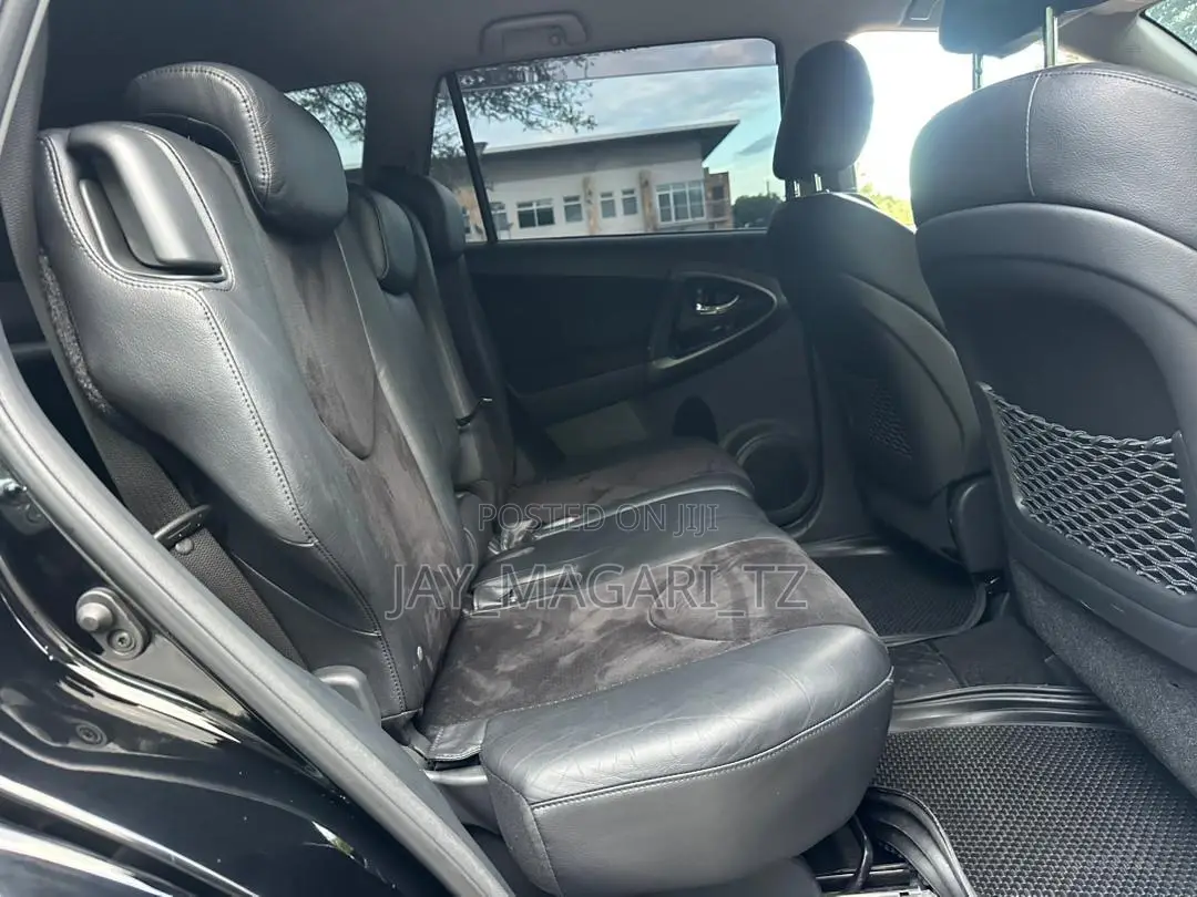 Toyota Vanguard 2012 Black