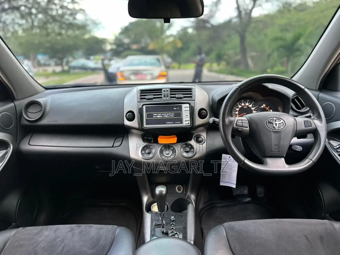 Toyota Vanguard 2012 Black