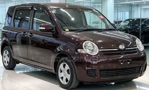 Toyota Sienta 2011 Brown