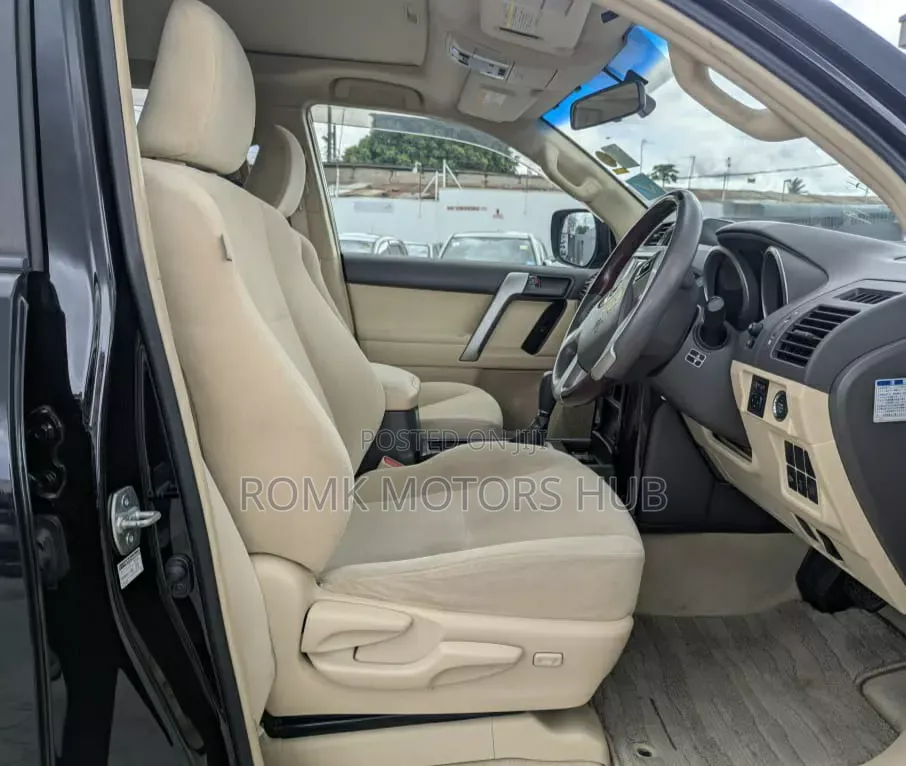 Toyota Land Cruiser Prado 2017 Black