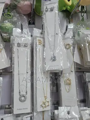 Earings and Chain
