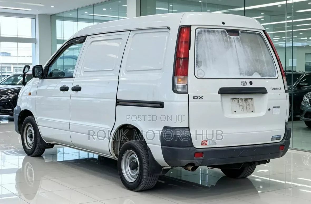 Toyota TownAce Noah 2001 White