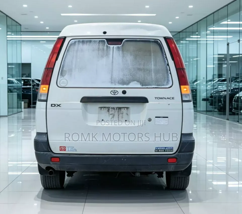 Toyota TownAce Noah 2001 White