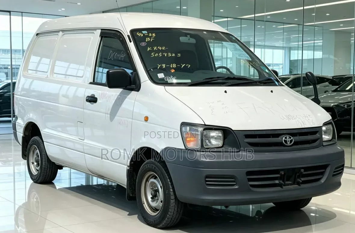 Toyota TownAce Noah 2001 White