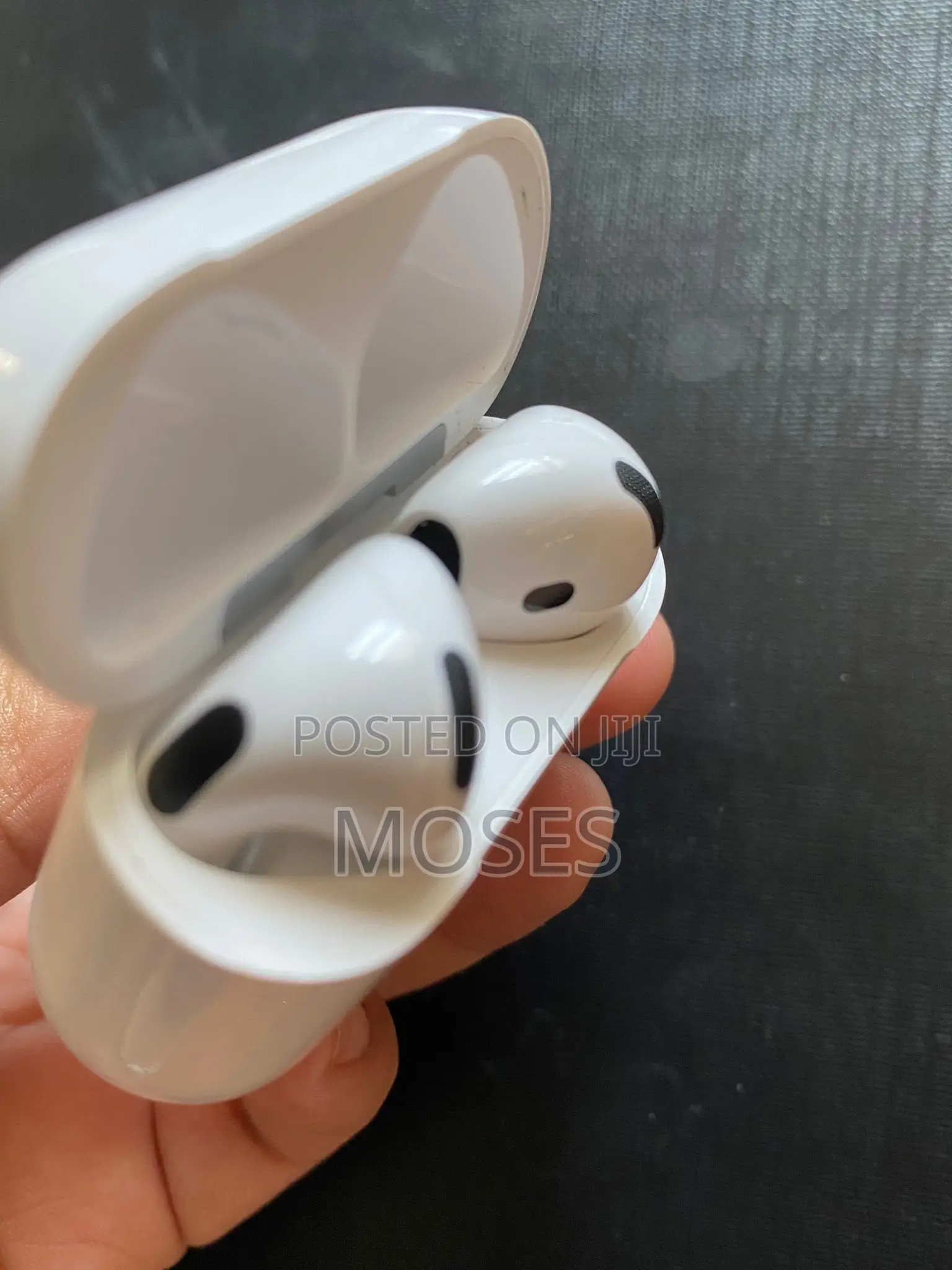 Original Airpods 4 Without Noise Cancelling