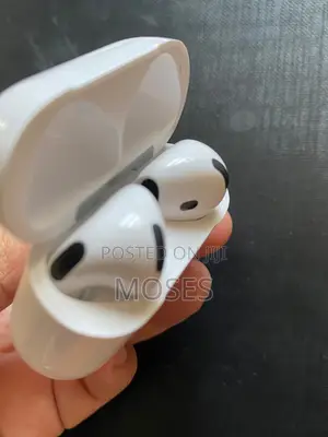 Original Airpods 4 Without Noise Cancelling