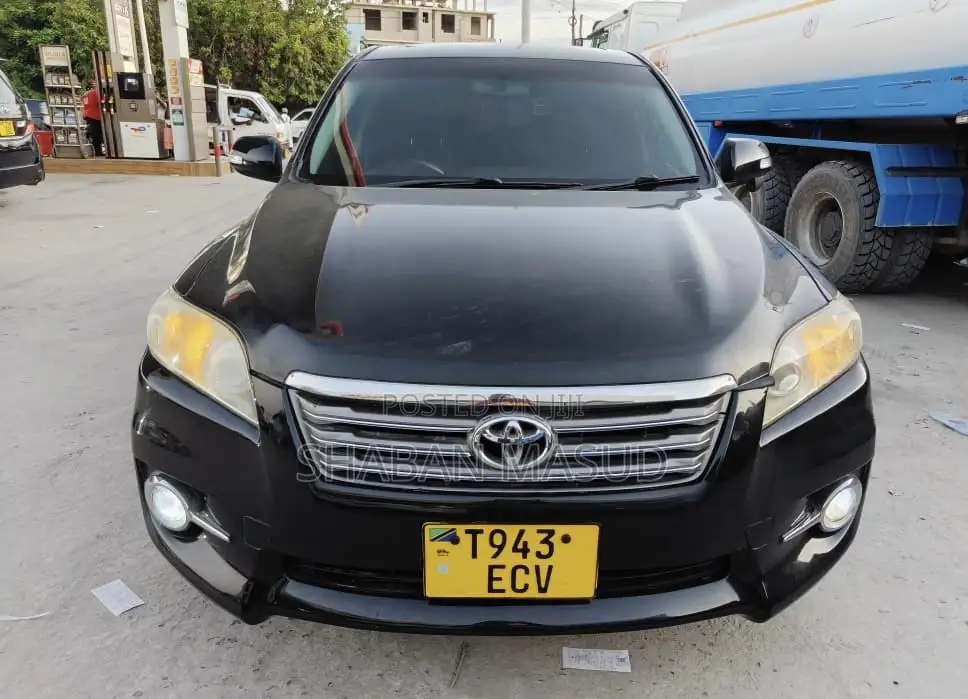 Toyota Vanguard 2010 Black