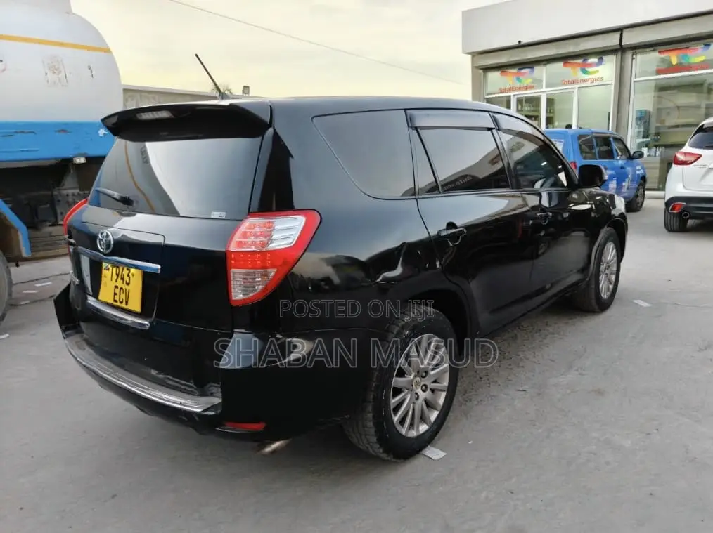 Toyota Vanguard 2010 Black