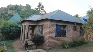 8bdrm House in Igoma for sale