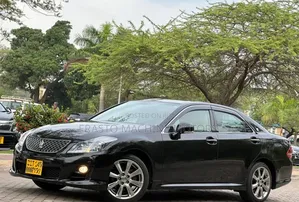 Toyota Crown 2010 Black
