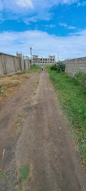 Kiwanja Kinauzwa Mbweni Round About