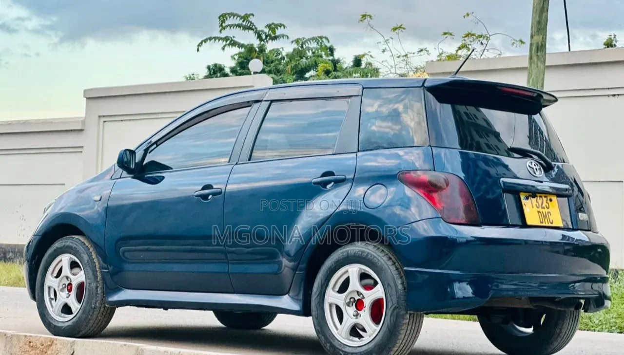 Toyota IST 2004 Blue
