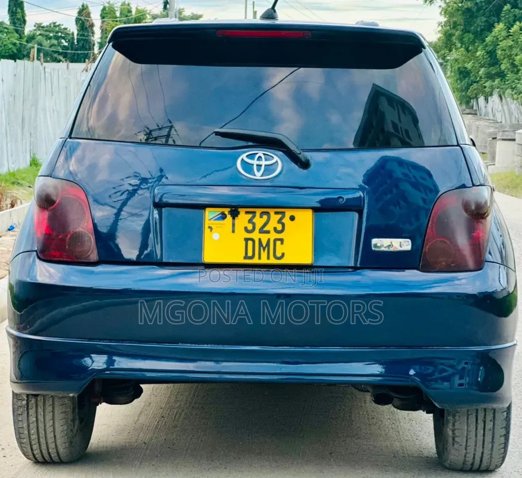 Toyota IST 2004 Blue