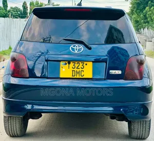 Toyota IST 2004 Blue