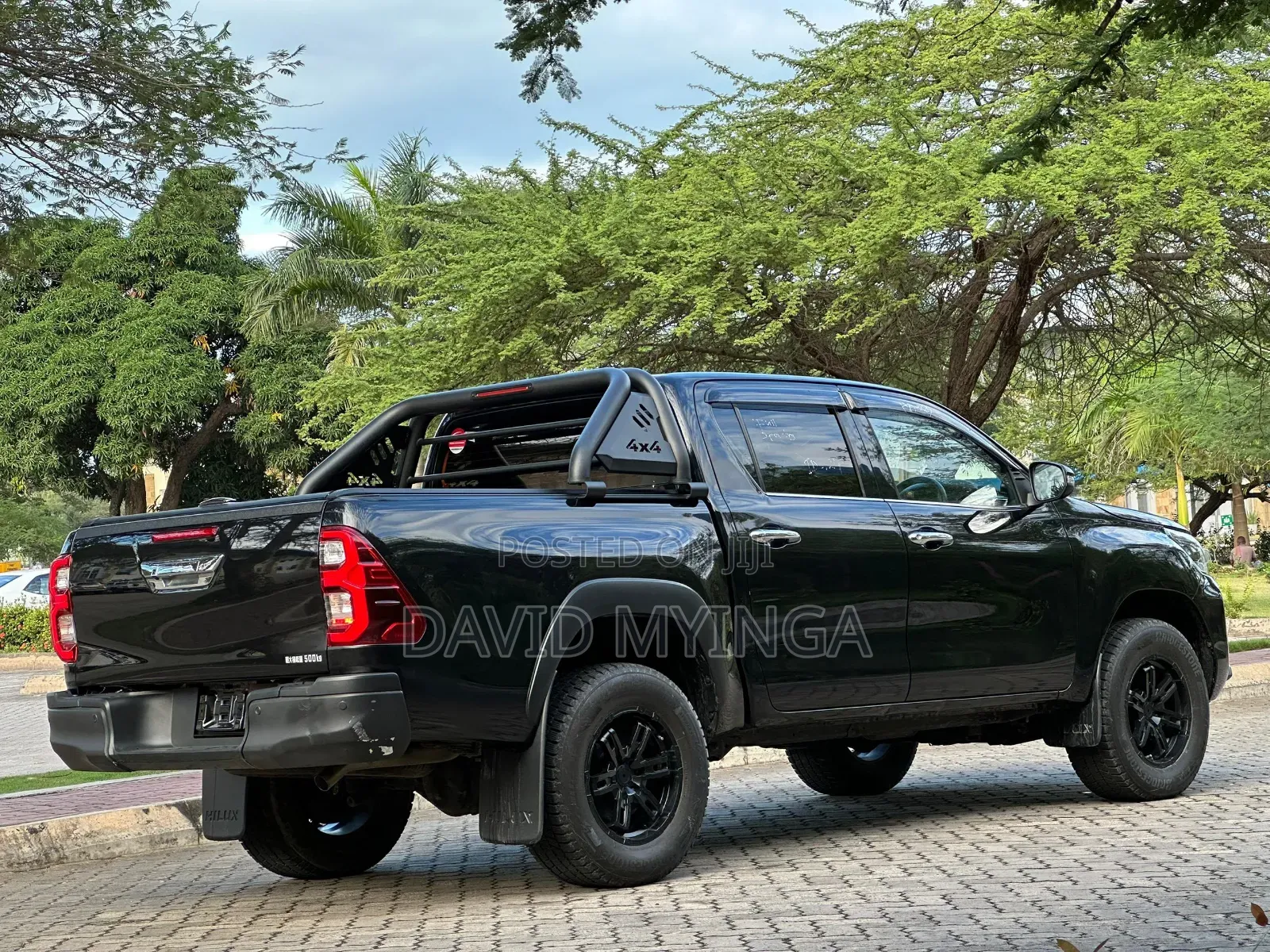 Toyota Hilux 2021 Black