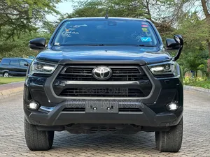 Toyota Hilux 2021 Black