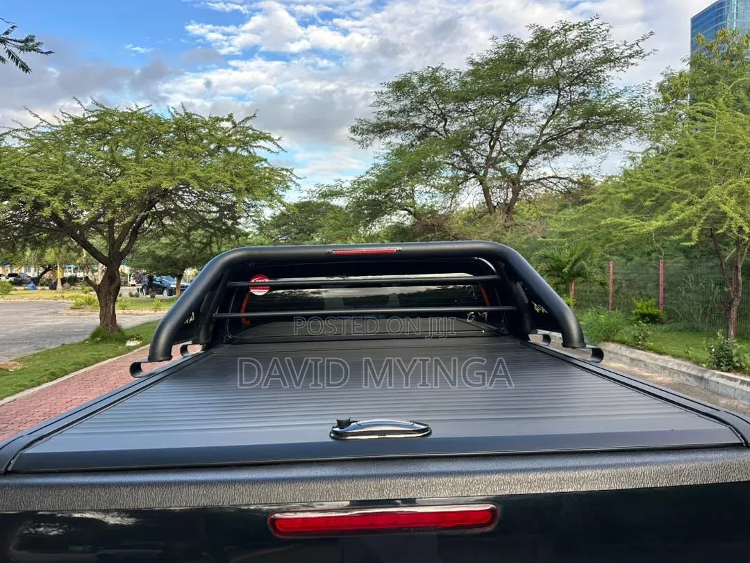 Toyota Hilux 2021 Black