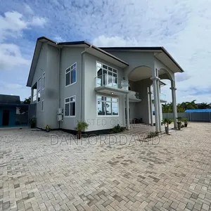 5bdrm House in Kahwa Real Estate, Kunduchi for rent