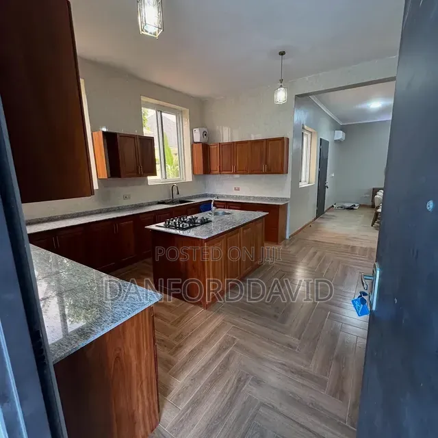 5bdrm House in Kahwa Real Estate, Kunduchi for rent
