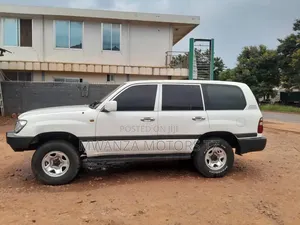 Toyota Land Cruiser 2002 Pearl