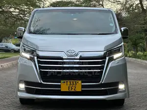 Toyota Quantum 2019 Silver