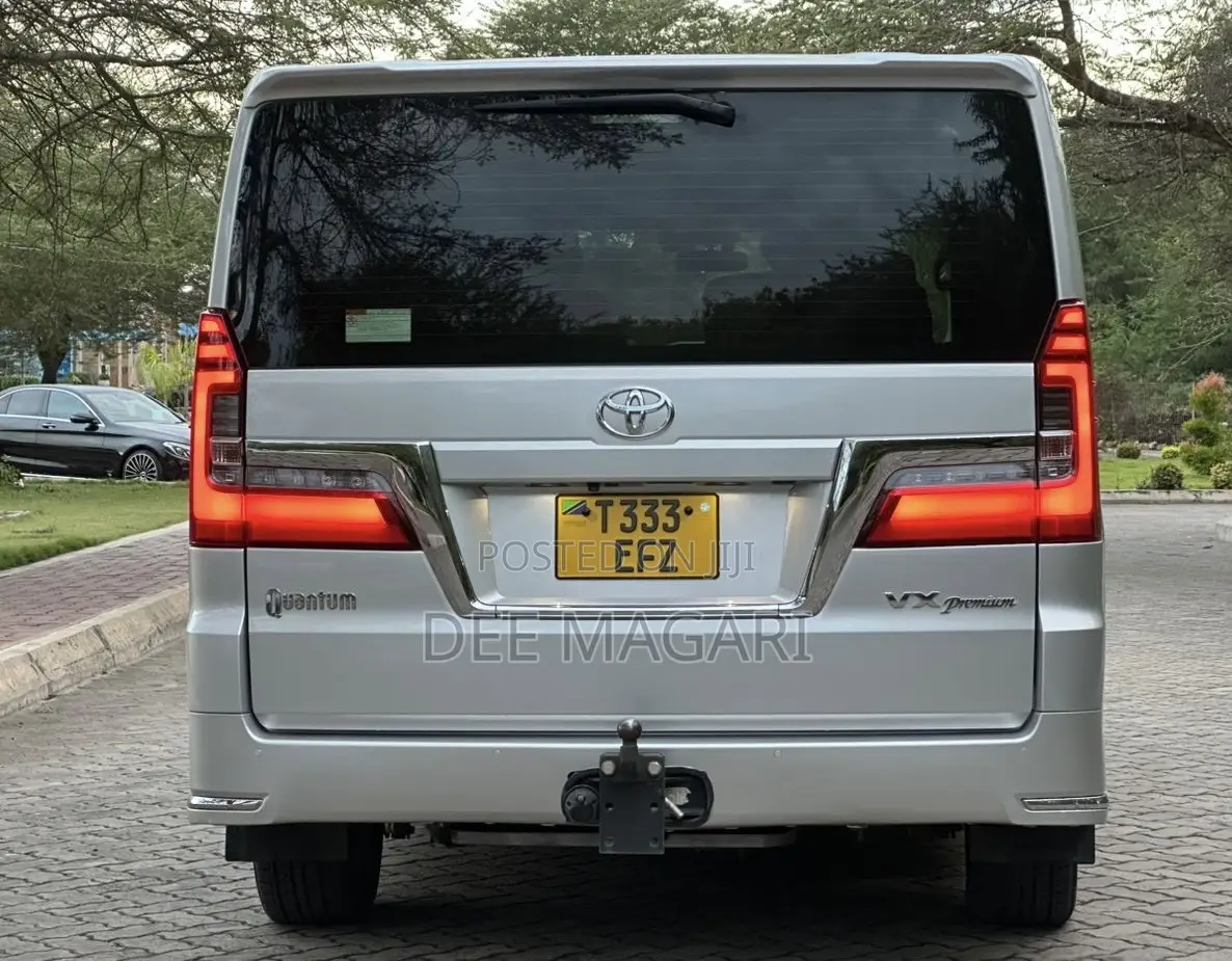 Toyota Quantum 2019 Silver