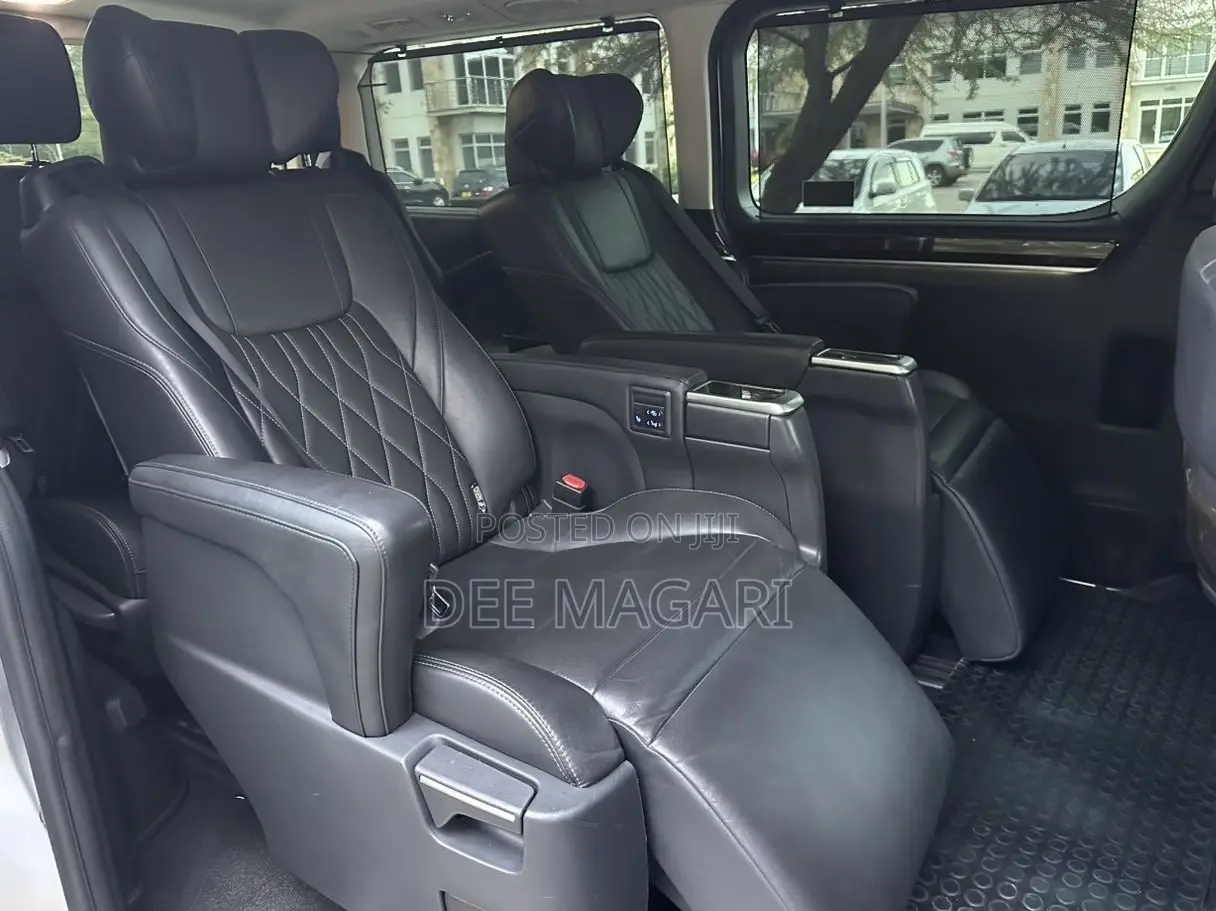 Toyota Quantum 2019 Silver