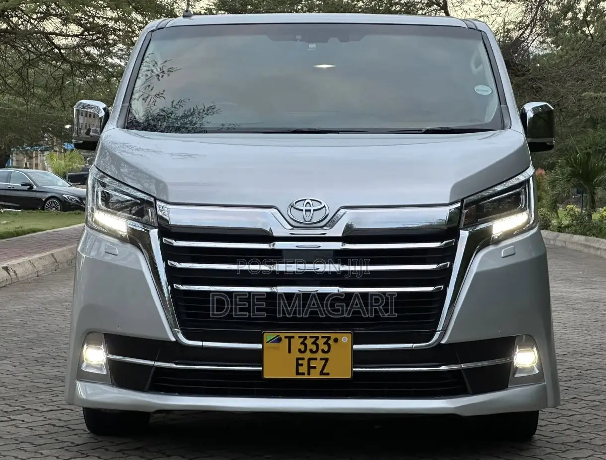 Toyota Quantum 2019 Silver
