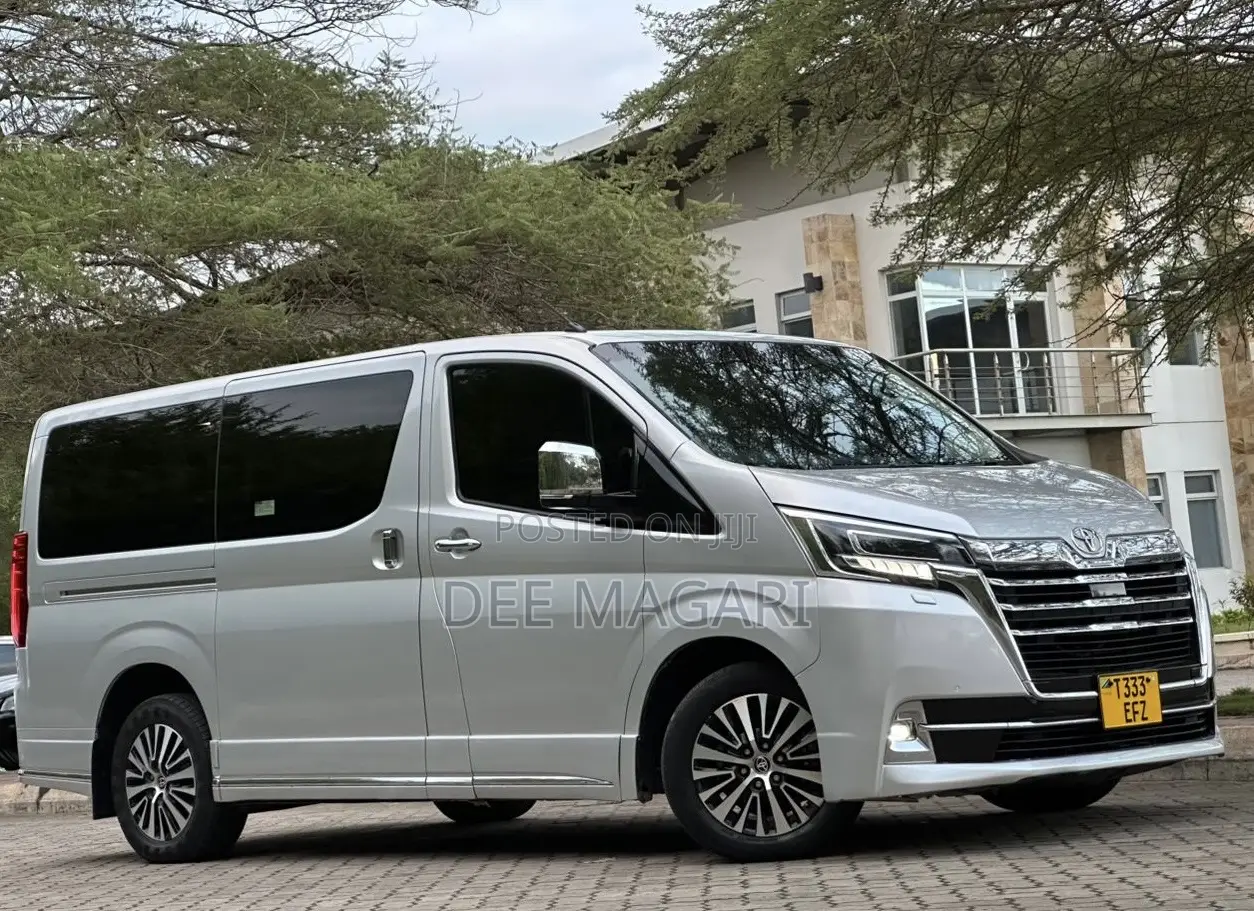 Toyota Quantum 2019 Silver