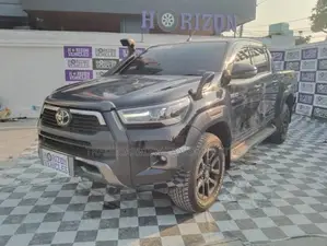 Toyota Hilux 2022 Black