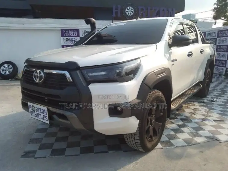 Toyota Hilux 2020 White