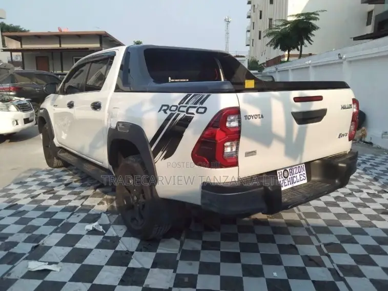 Toyota Hilux 2020 White