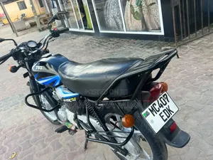 TVS HLX 125 2025 Black