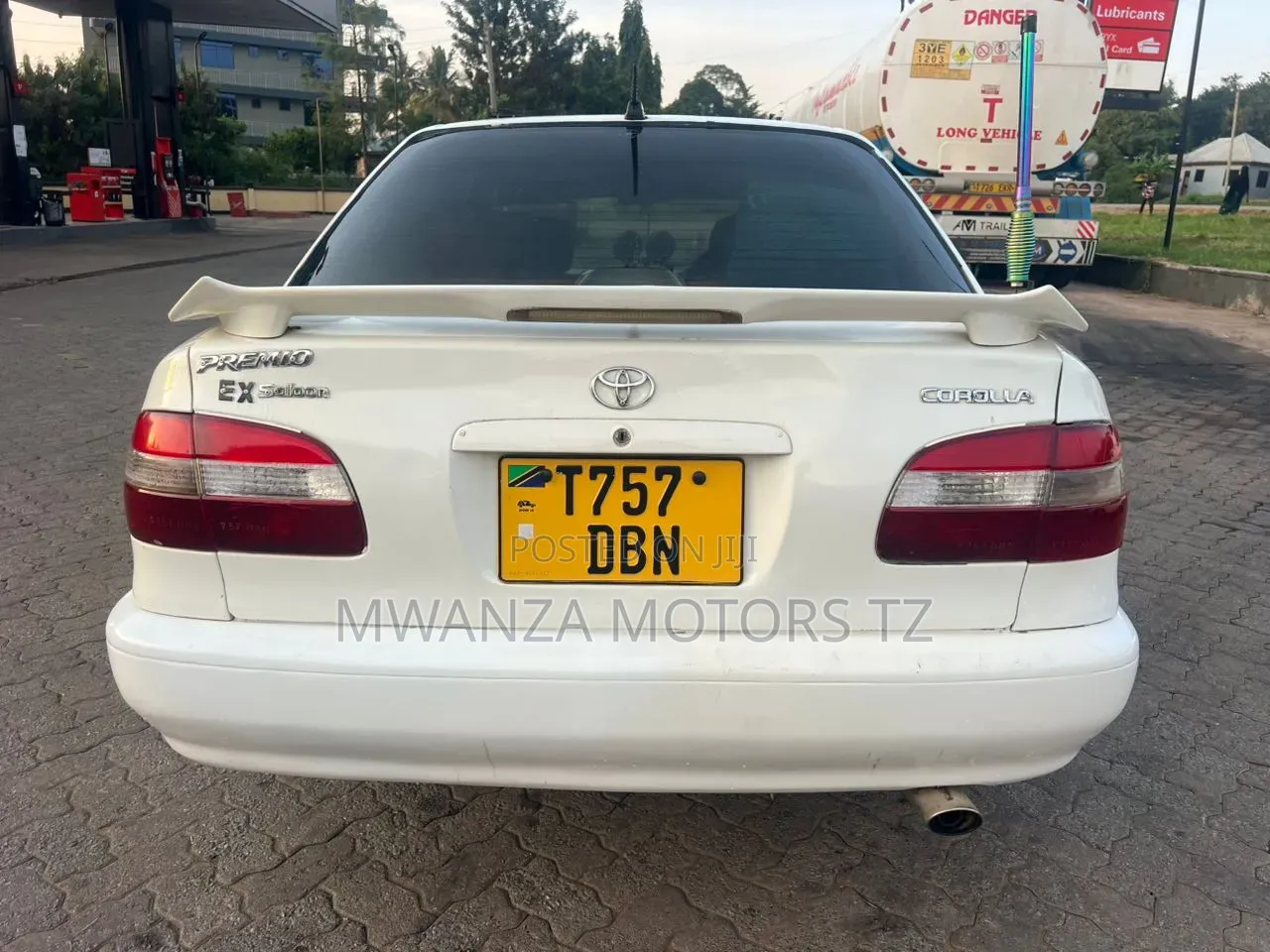 Toyota Corolla 2000 White
