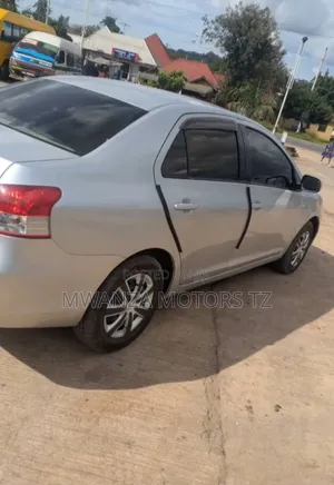 Toyota Belta 2006 Silver